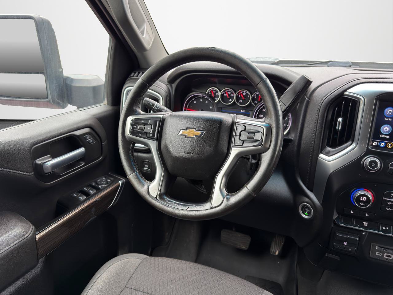 Used 2022 Chevrolet Silverado 3500 LT w/ Convenience Package AWD/4WD image 15