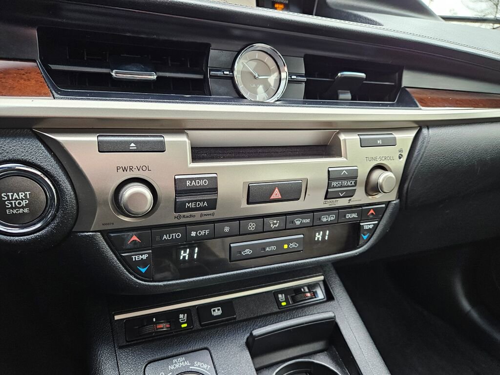 Used 2013 Lexus ES 350 w/ Luxury Pkg image 20