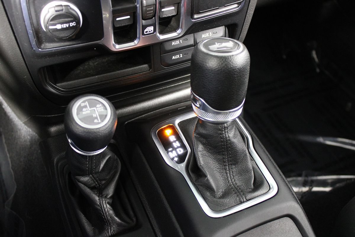 Used 2023 Jeep Wrangler Unlimited w/ Cold Weather Group AWD/4WD image 16