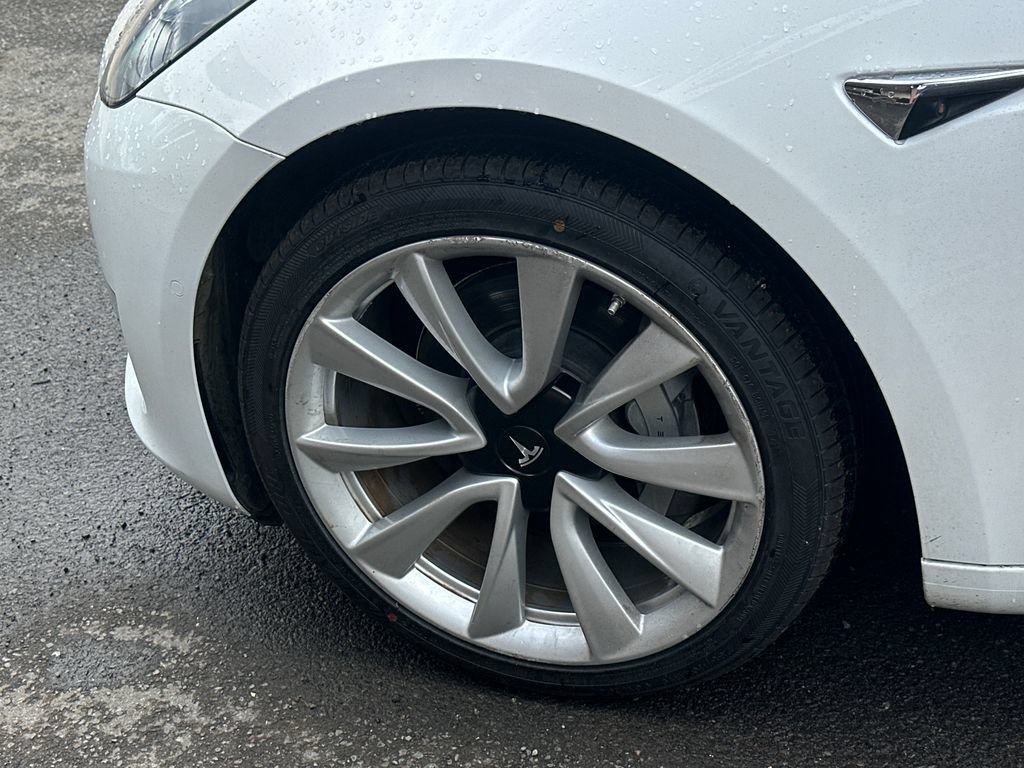 Used 2019 Tesla Model 3 Standard Range RWD image 11