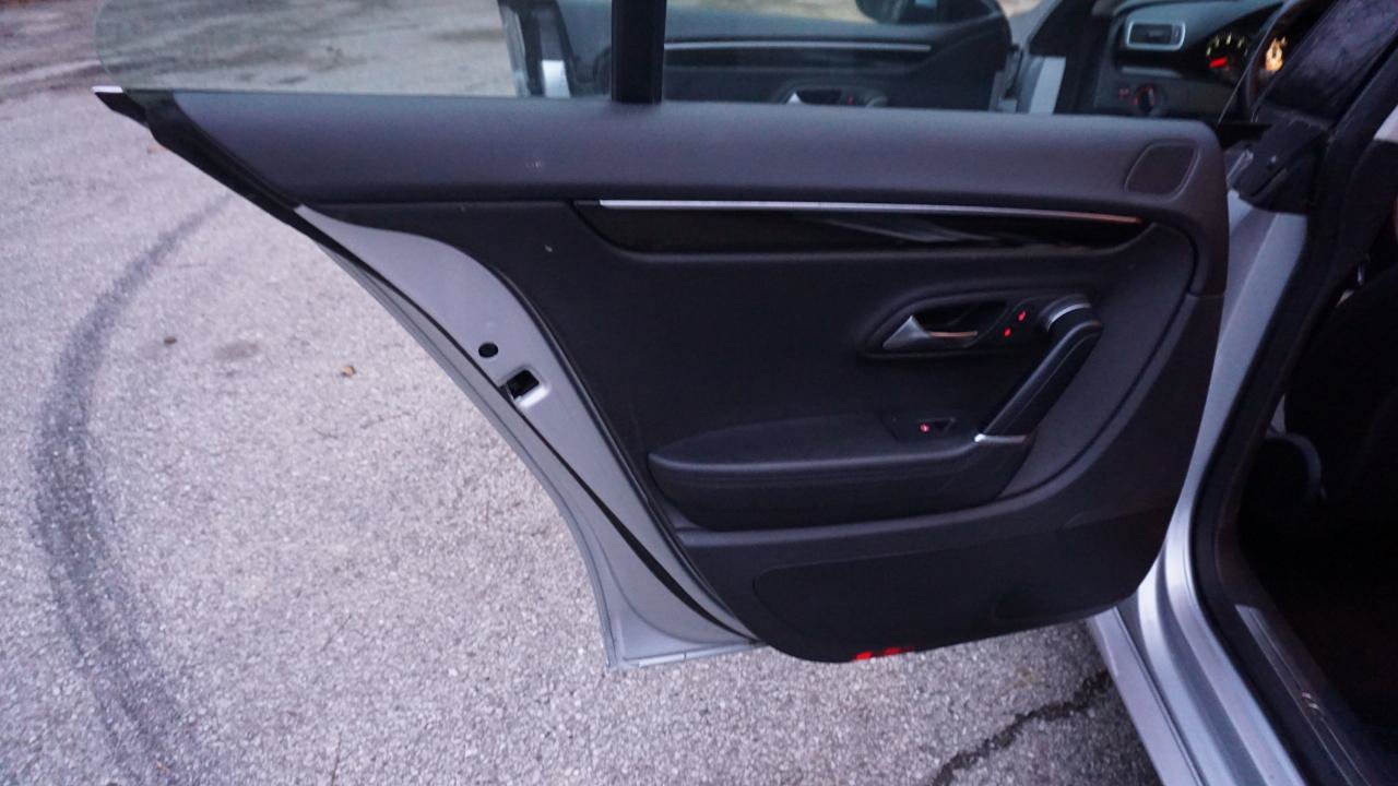 Used 2014 Volkswagen CC Executive FWD image 24