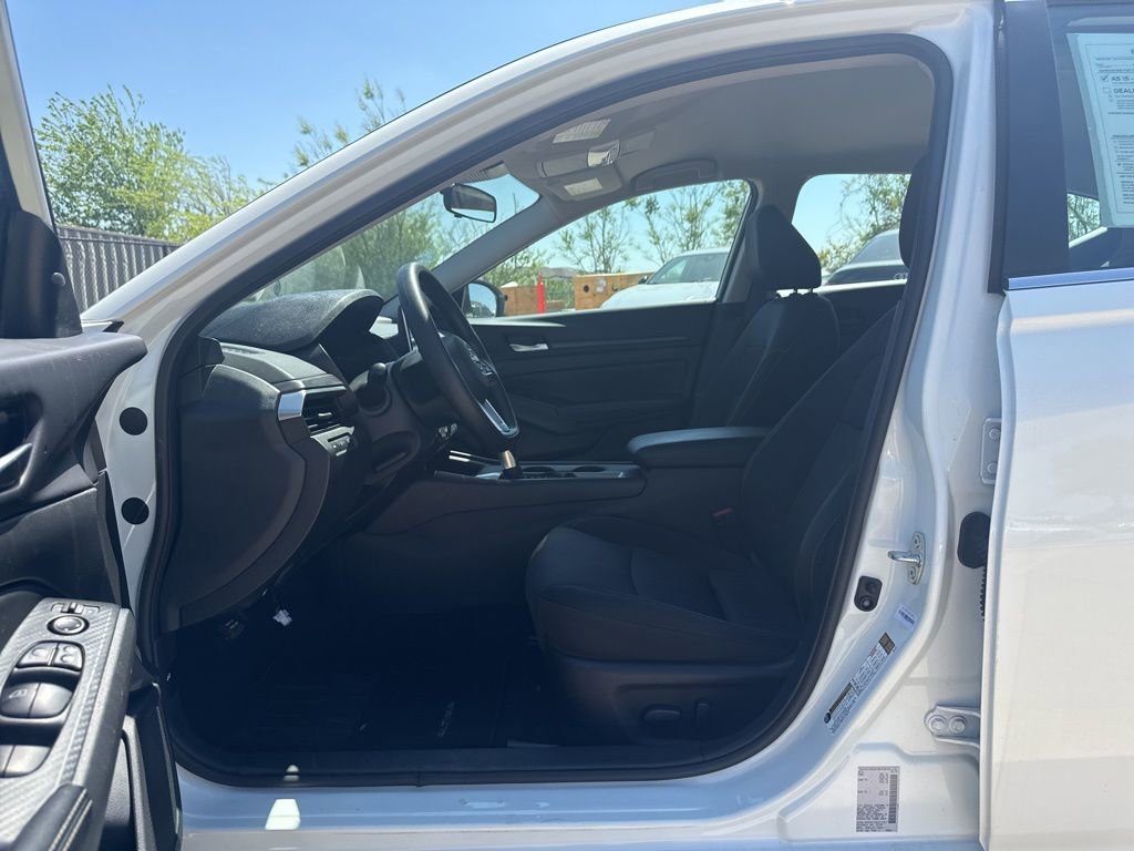 Certified 2025 Nissan Altima 2.5 SV image 10