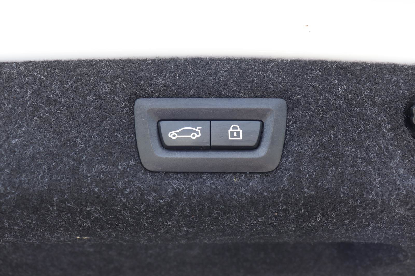 Used 2020 BMW 530i w/ Premium Package RWD image 14
