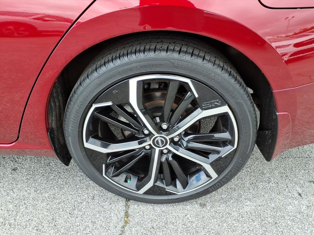 Certified 2024 Nissan Altima 2.5 SR w/ SR Premium Package FWD image 4