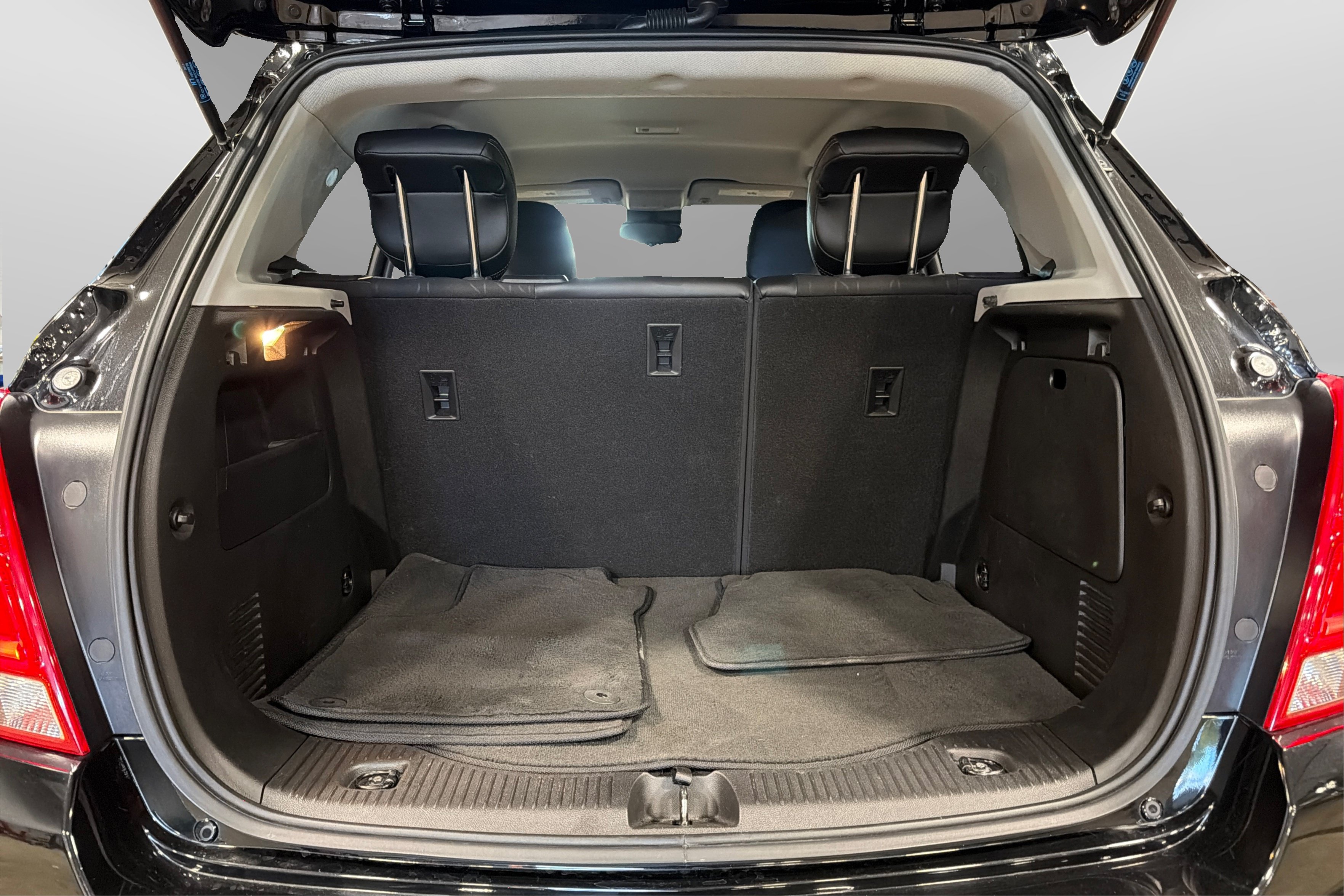 Used 2019 Chevrolet Trax LT w/ LT Convenience Package AWD/4WD image 42
