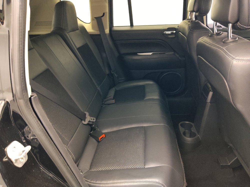 Used 2014 Jeep Compass Latitude w/ Sun/Sound Group AWD/4WD image 19