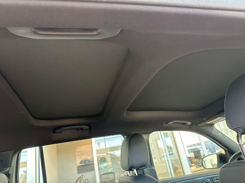 Used 2024 Mercedes-Benz GLB 35 AMG 4MATIC image 10