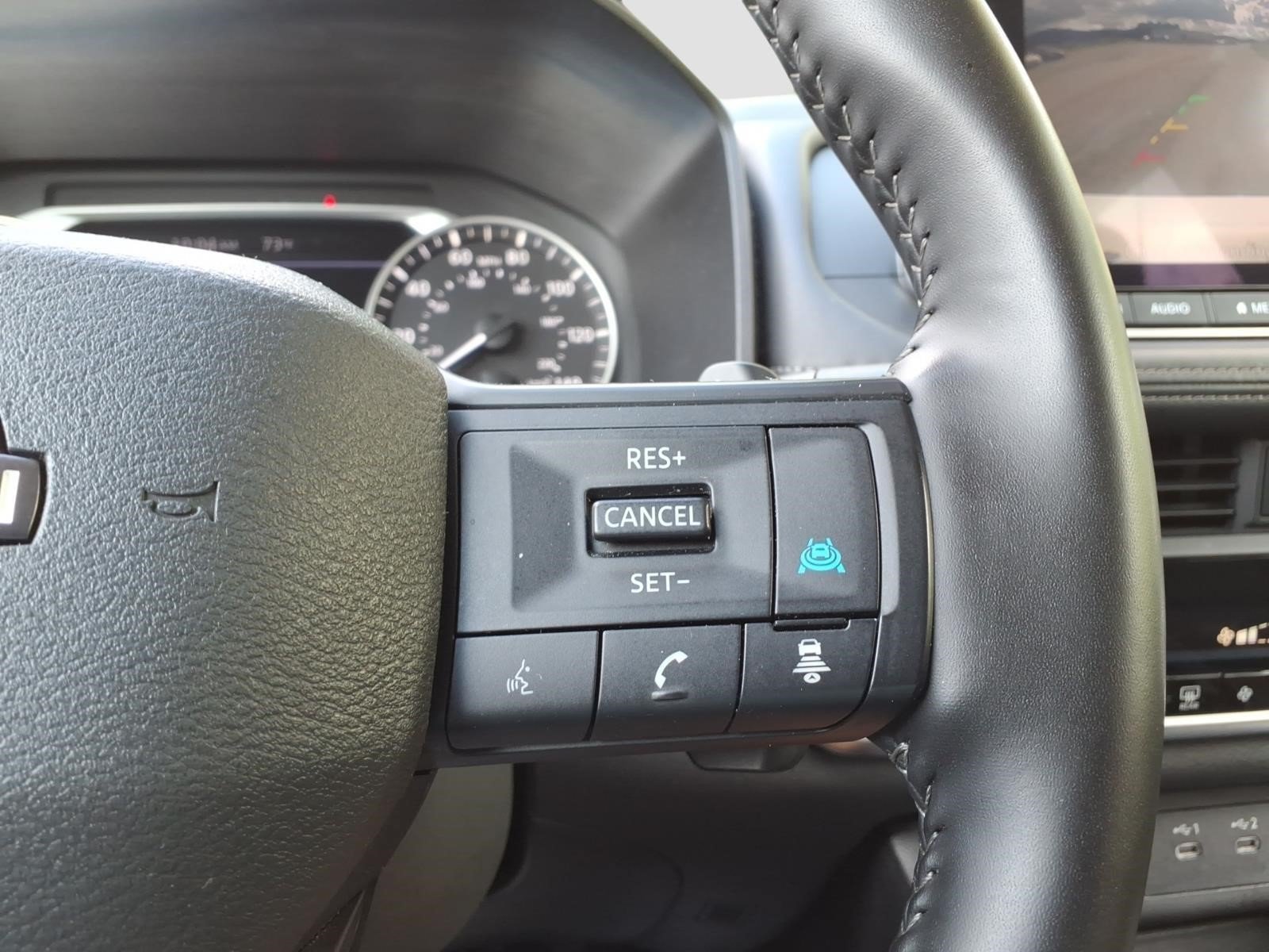 Used 2025 Nissan Rogue SV AWD/4WD image 22
