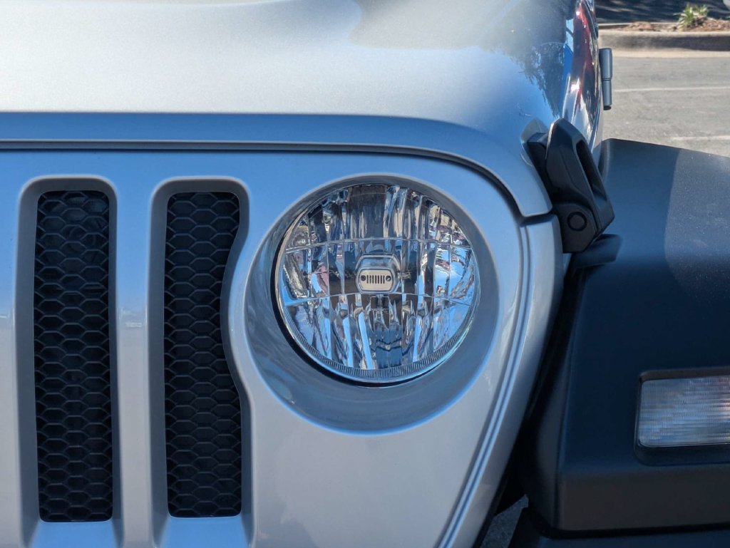 Used 2023 Jeep Wrangler Unlimited Sport AWD/4WD image 9