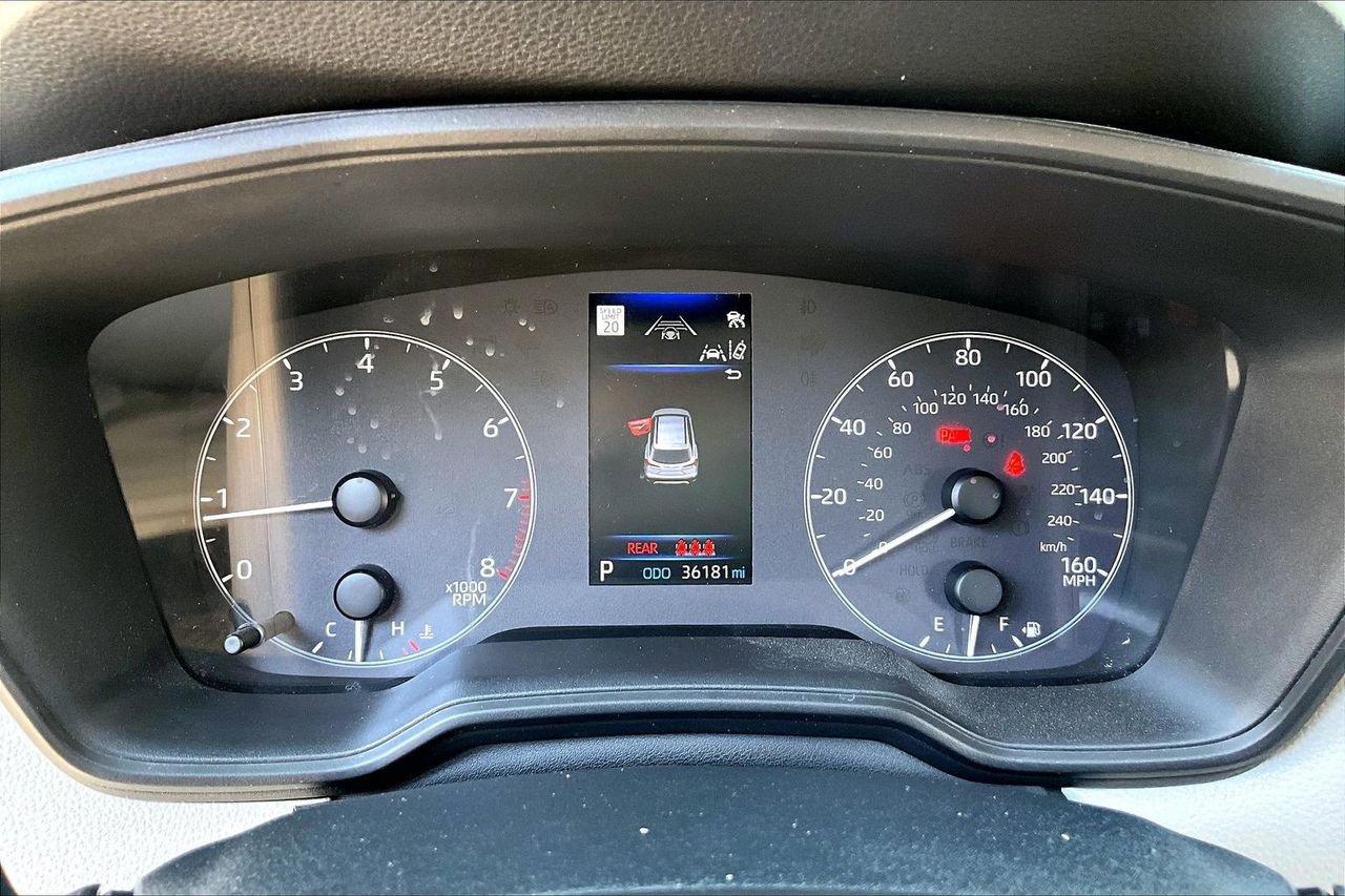 Used 2023 Toyota Corolla Cross L image 12