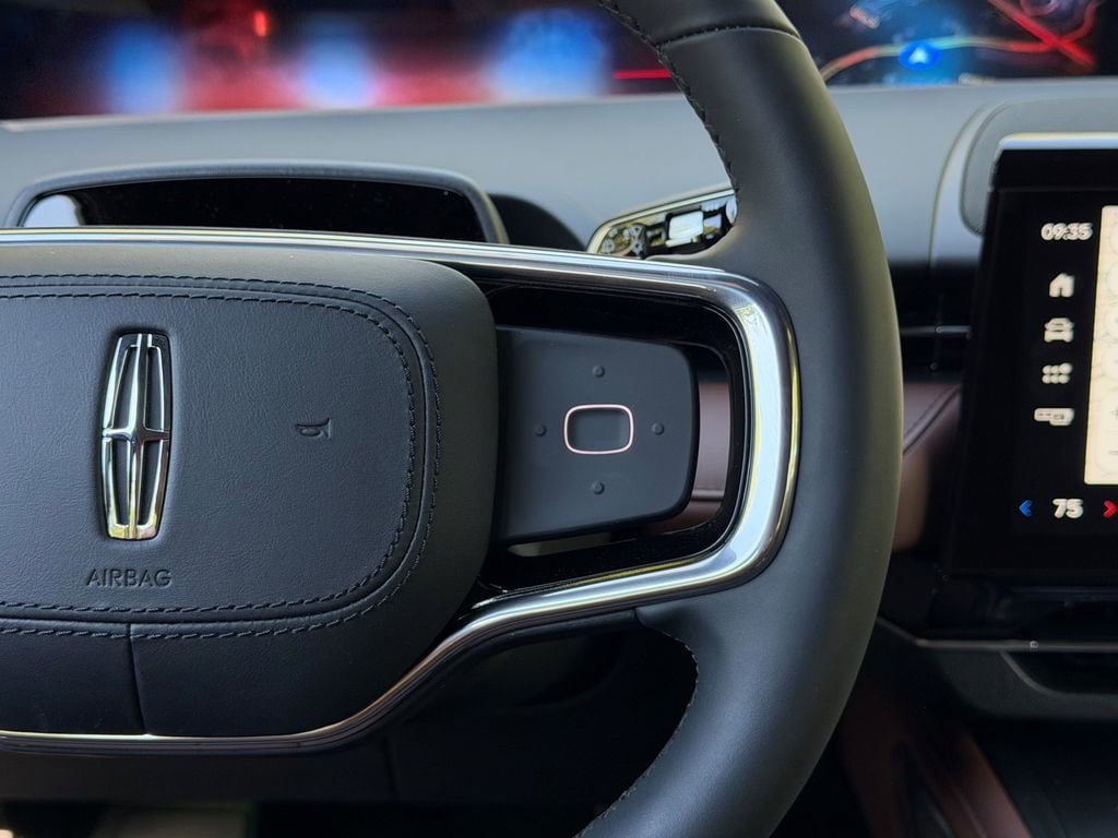 New 2026 Lincoln Nautilus Reserve AWD/4WD image 12