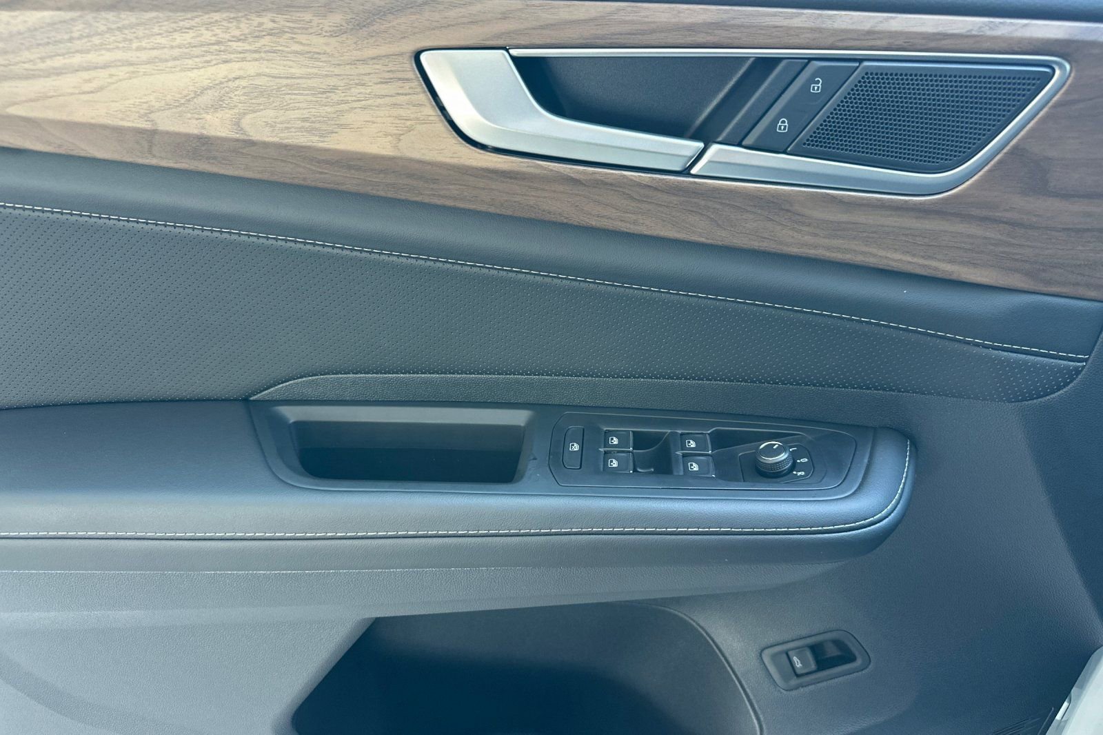 New 2026 Volkswagen Atlas SE image 10