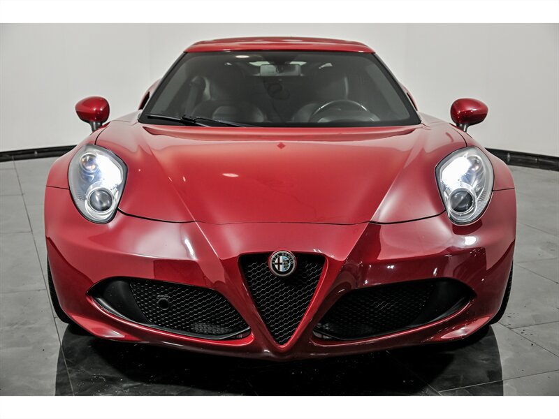 Used 2015 Alfa Romeo 4C Coupe w/ Leather Interior Group RWD image 4
