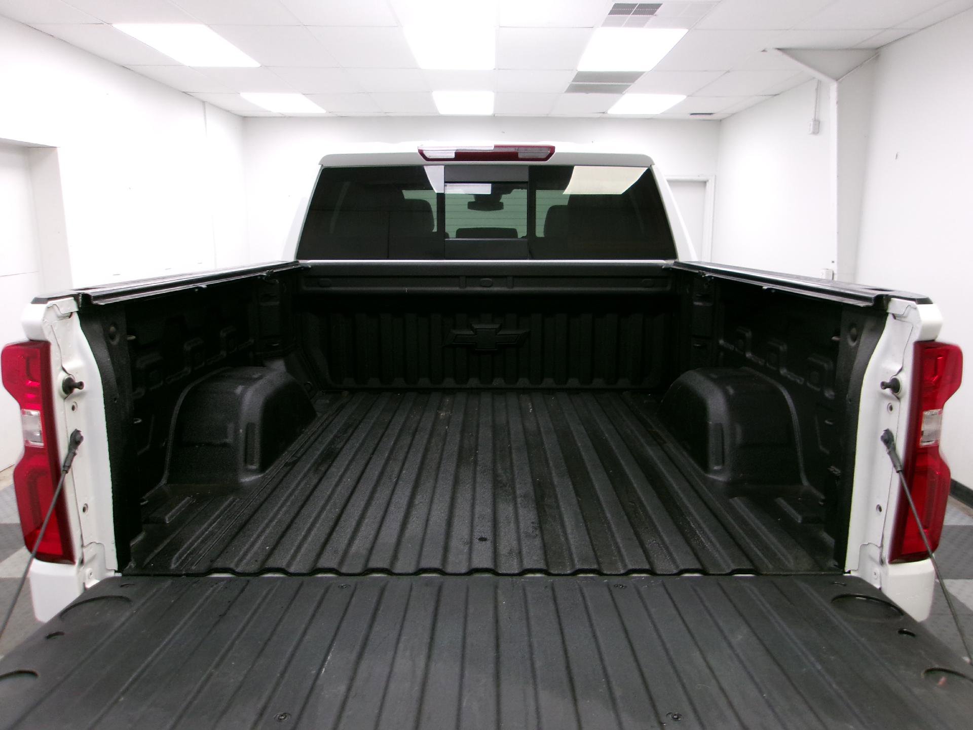 Certified 2023 Chevrolet Silverado 1500 RST w/ Redline Edition image 12