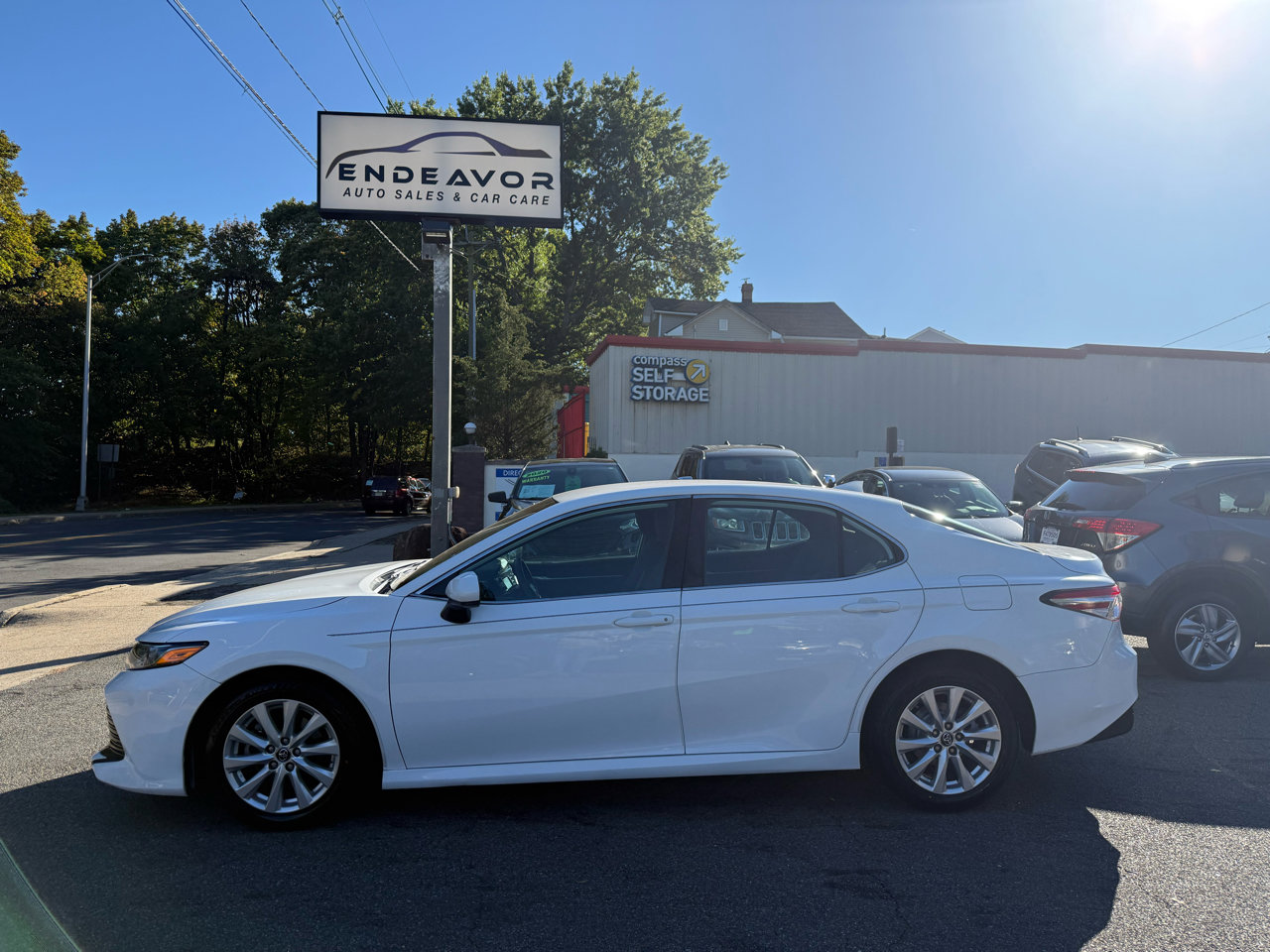 Used 2019 Toyota Camry LE image 4