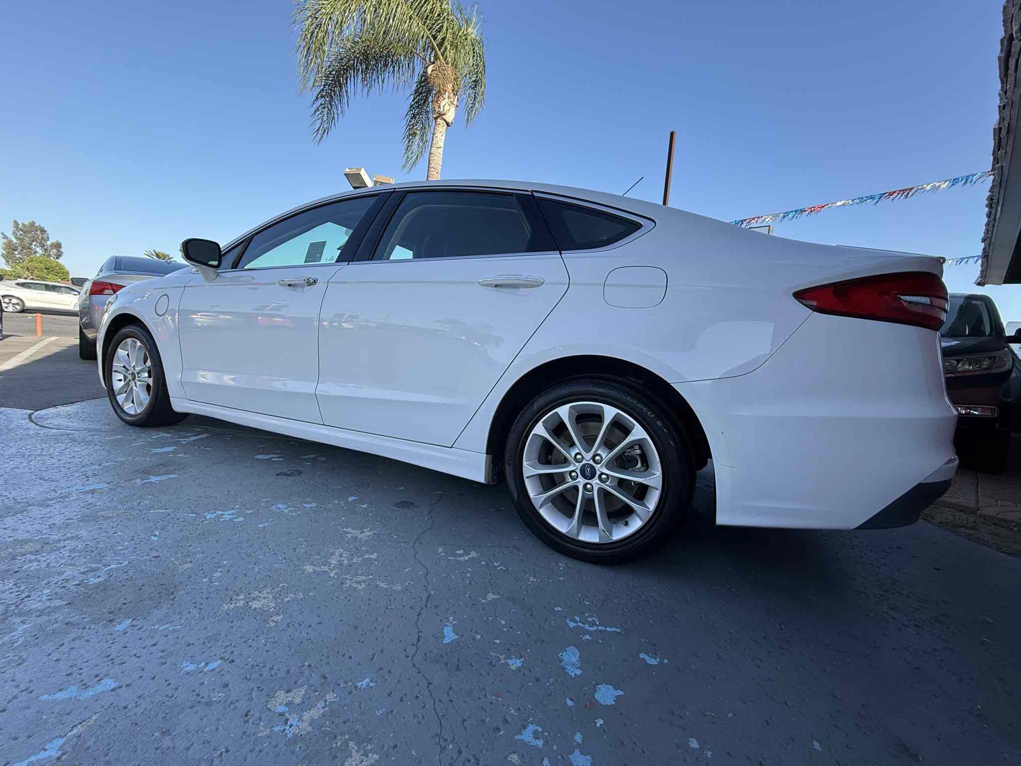 Used 2019 Ford Fusion Energi Titanium FWD image 42