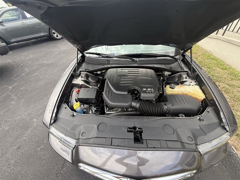 Used 2014 Dodge Charger SXT Plus RWD image 36
