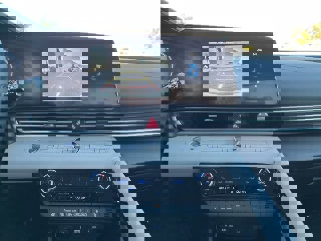 New 2026 Hyundai Elantra Limited image 9