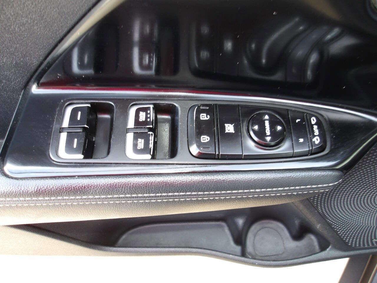 Used 2018 Kia Niro EX w/ EX Touring Graphite Edition FWD image 18