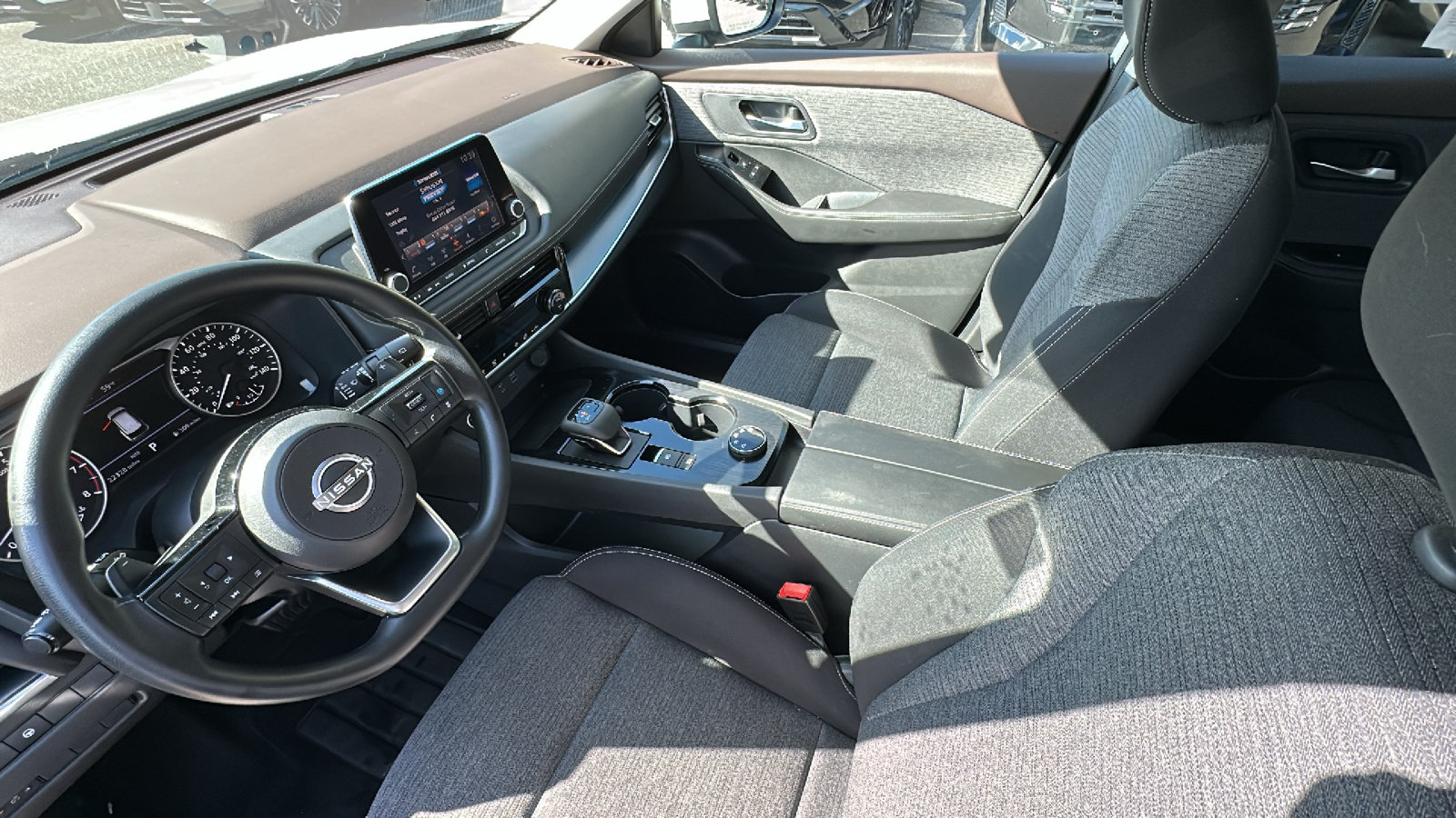 Used 2022 Nissan Rogue SV AWD/4WD image 20
