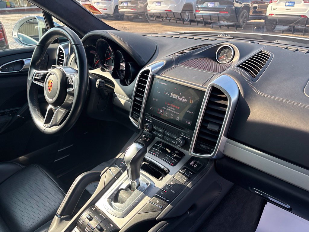 Used 2017 Porsche Cayenne GTS AWD/4WD image 45