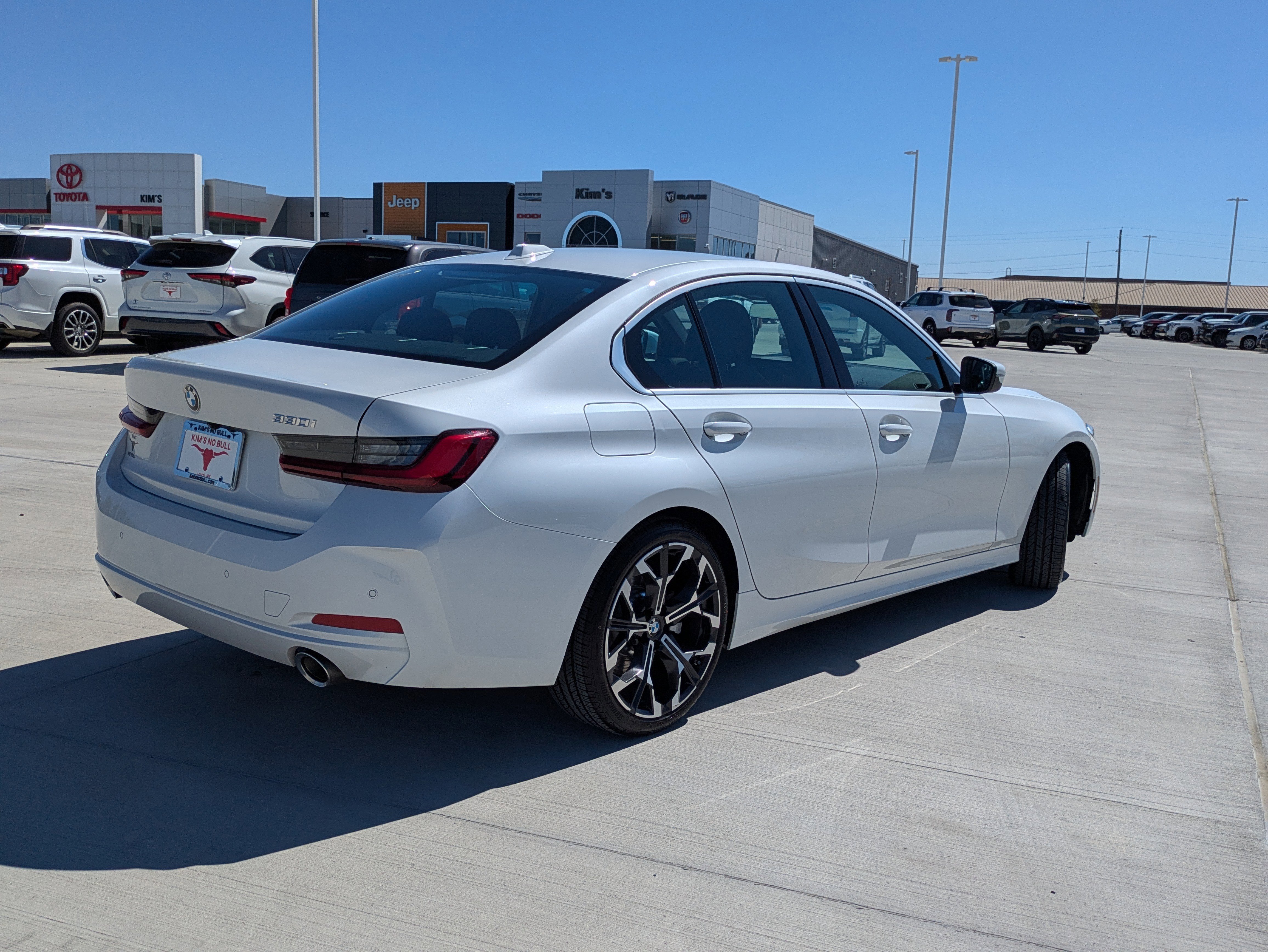 Used 2026 BMW 330i Sedan image 7