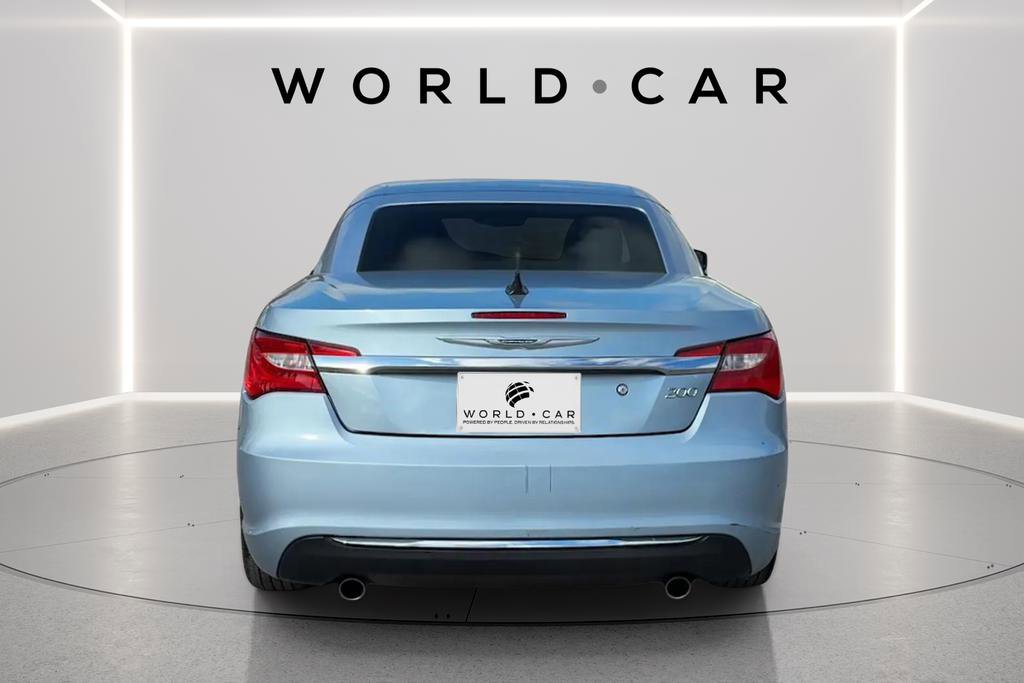 Used 2013 Chrysler 200 Limited FWD image 9