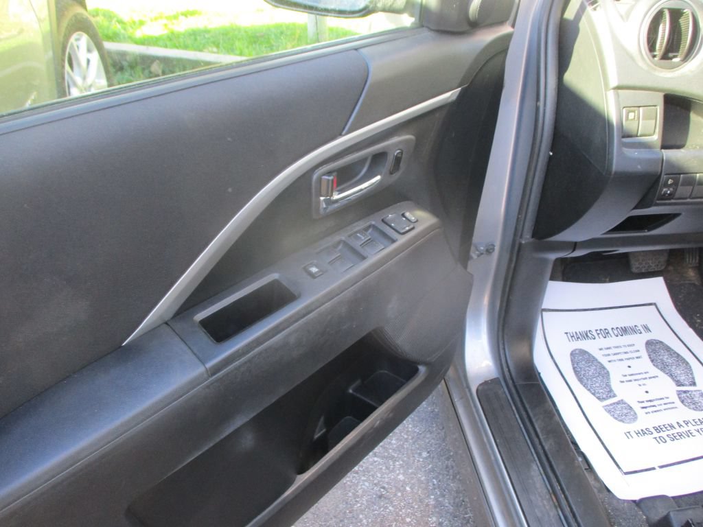 Used 2012 MAZDA MAZDA5 Grand Touring FWD image 10