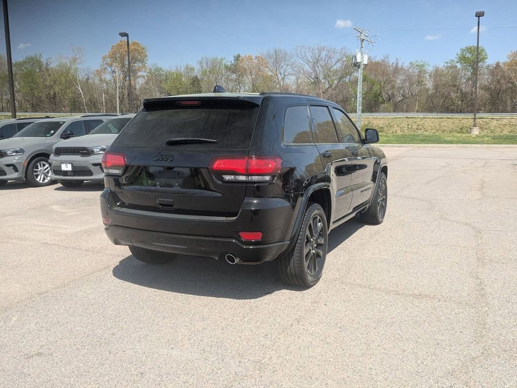 Used 2018 Jeep Grand Cherokee Altitude image 5
