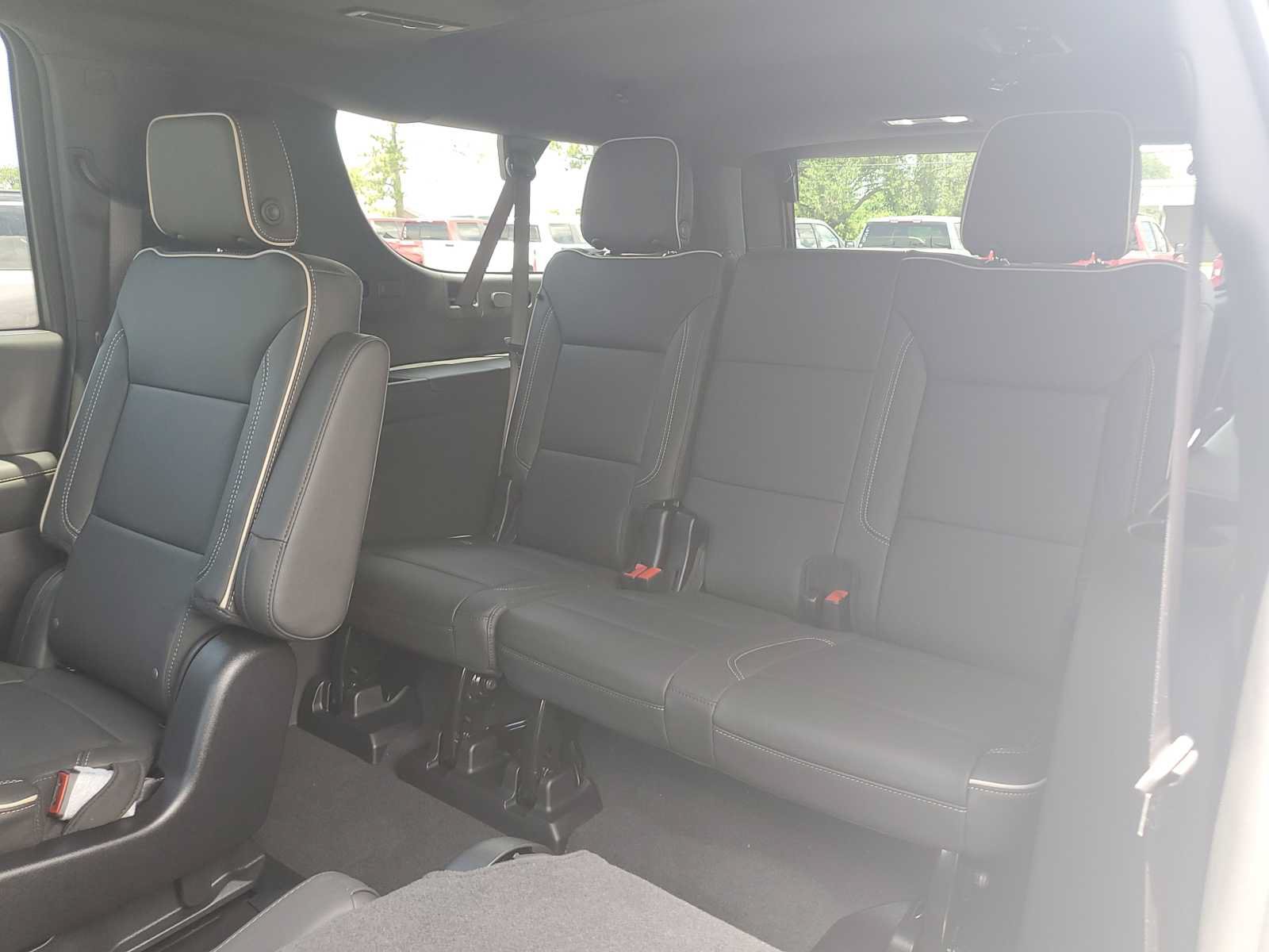 New 2025 Chevrolet Suburban Premier AWD/4WD image 13