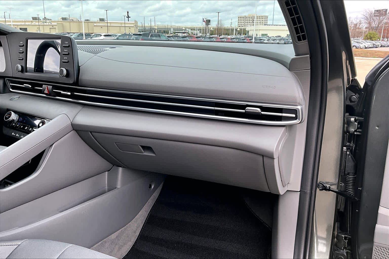 Certified 2025 Hyundai Elantra Sport image 17