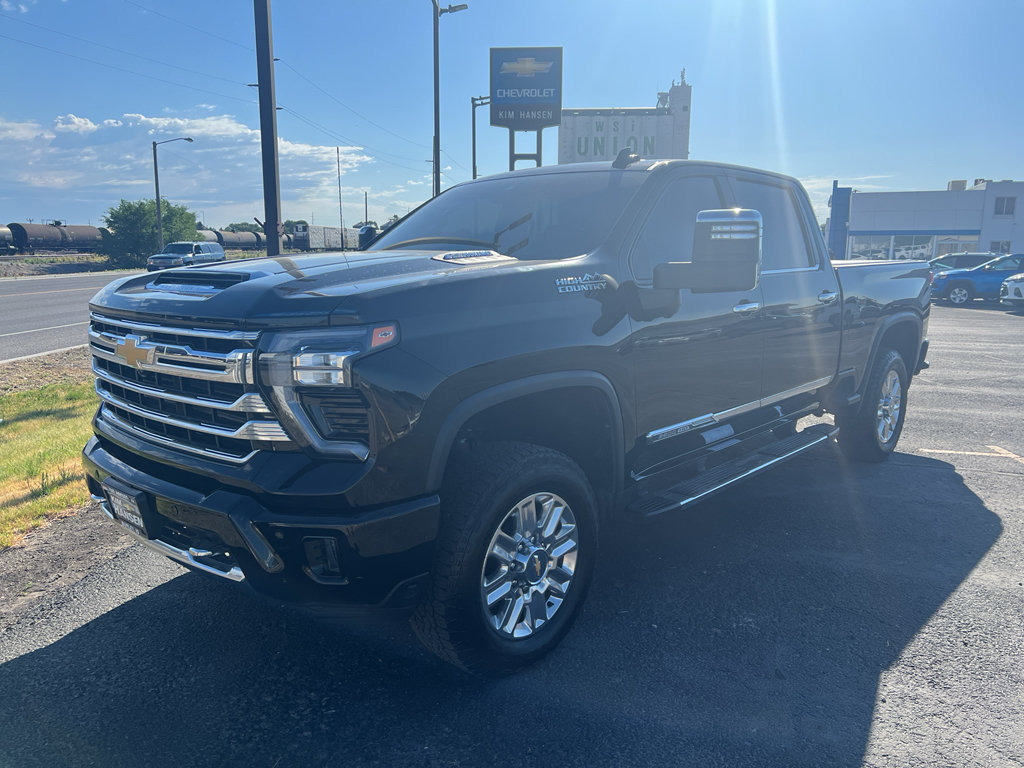 Used 2024 Chevrolet Silverado 2500 High Country w/ High Country Premium Package AWD/4WD image 8