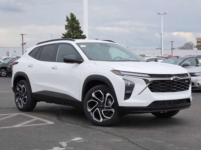 New 2026 Chevrolet Trax RS w/ Driver Confidence Package FWD image 2