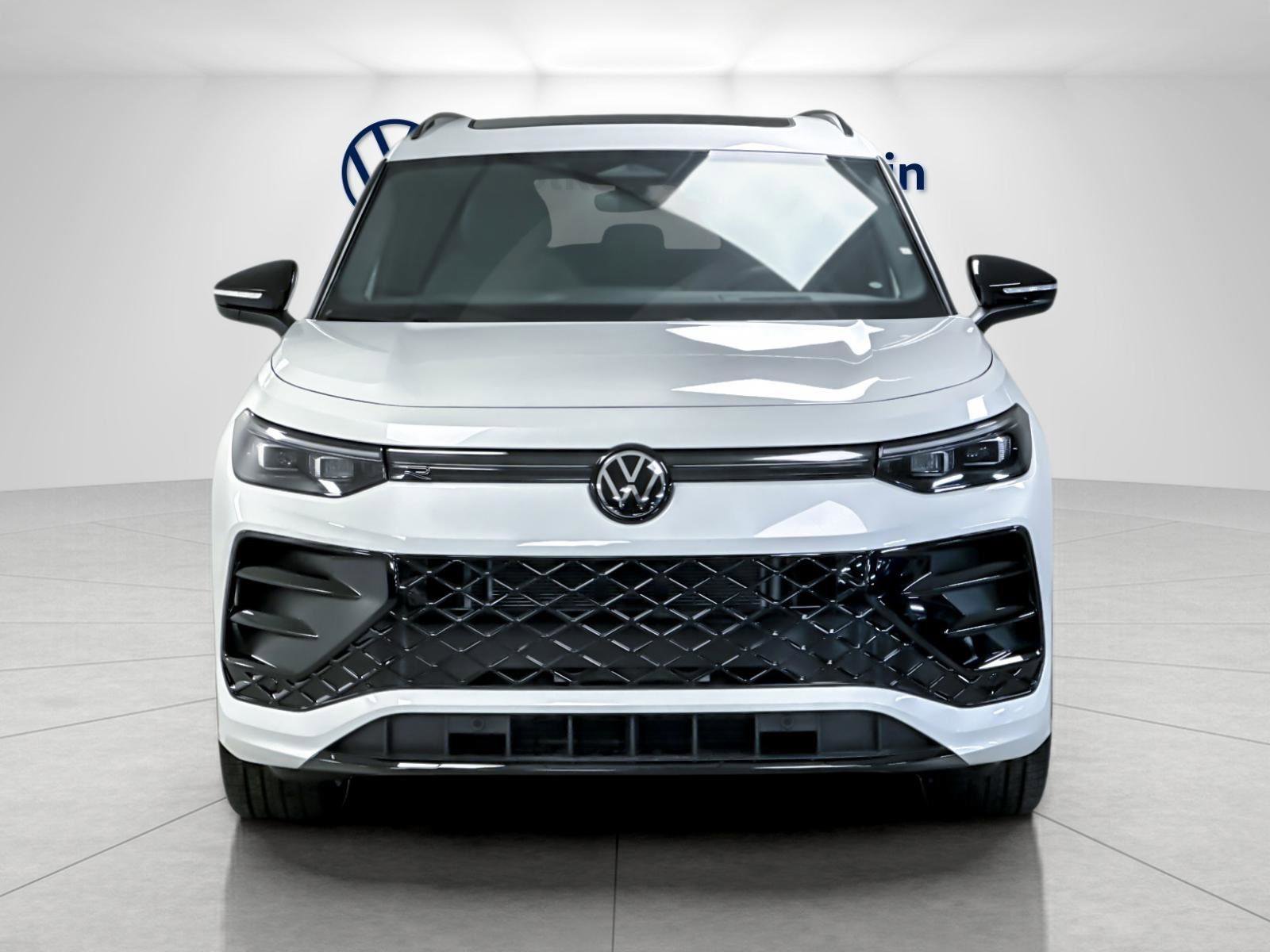 New 2026 Volkswagen Tiguan SE R-Line image 8