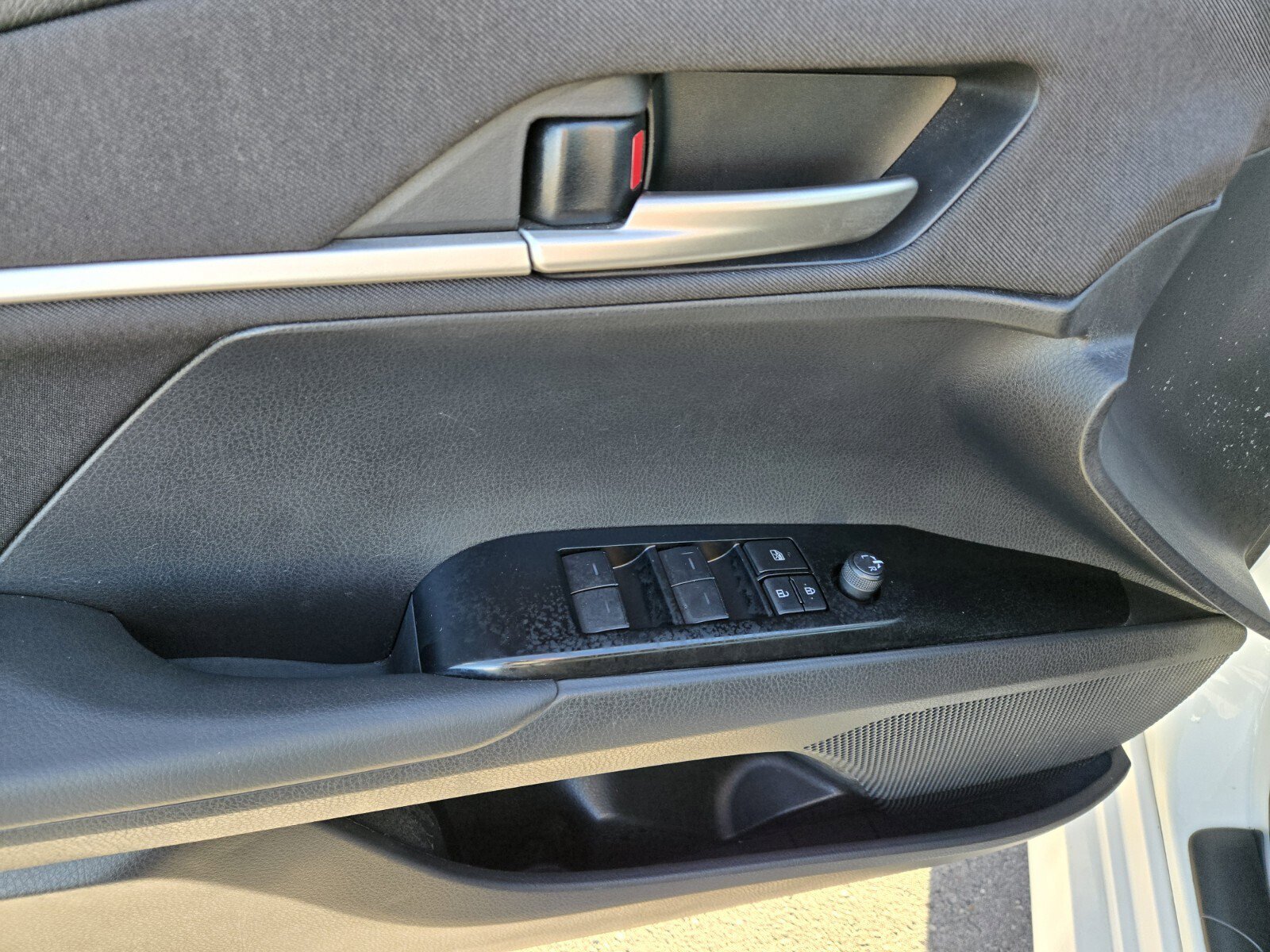 Used 2025 Toyota Camry SE image 19