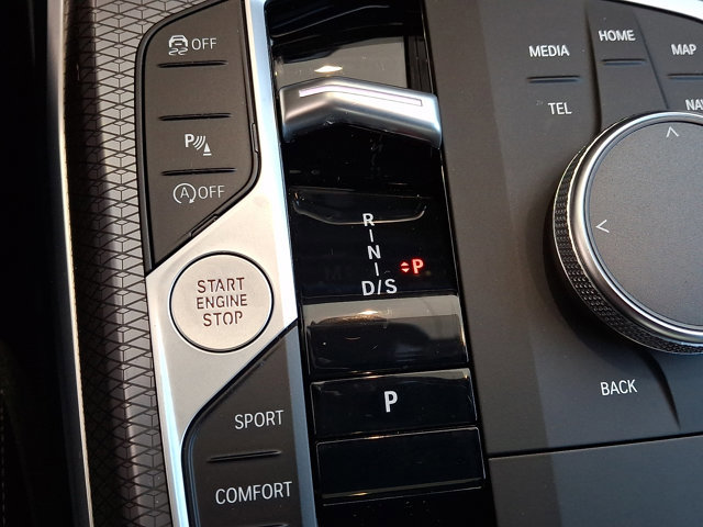 Certified 2025 BMW 330i xDrive Sedan w/ Convenience Package image 15