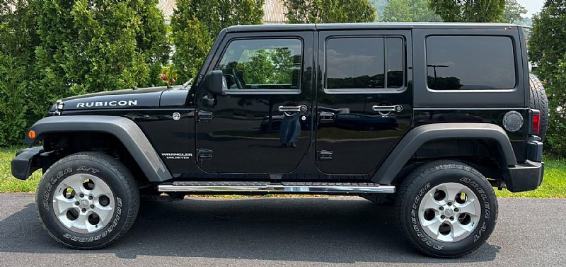 Used 2011 Jeep Wrangler Unlimited Rubicon image 1