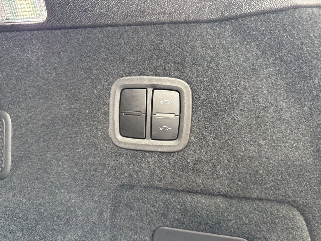 Used 2022 Porsche Cayenne S image 44