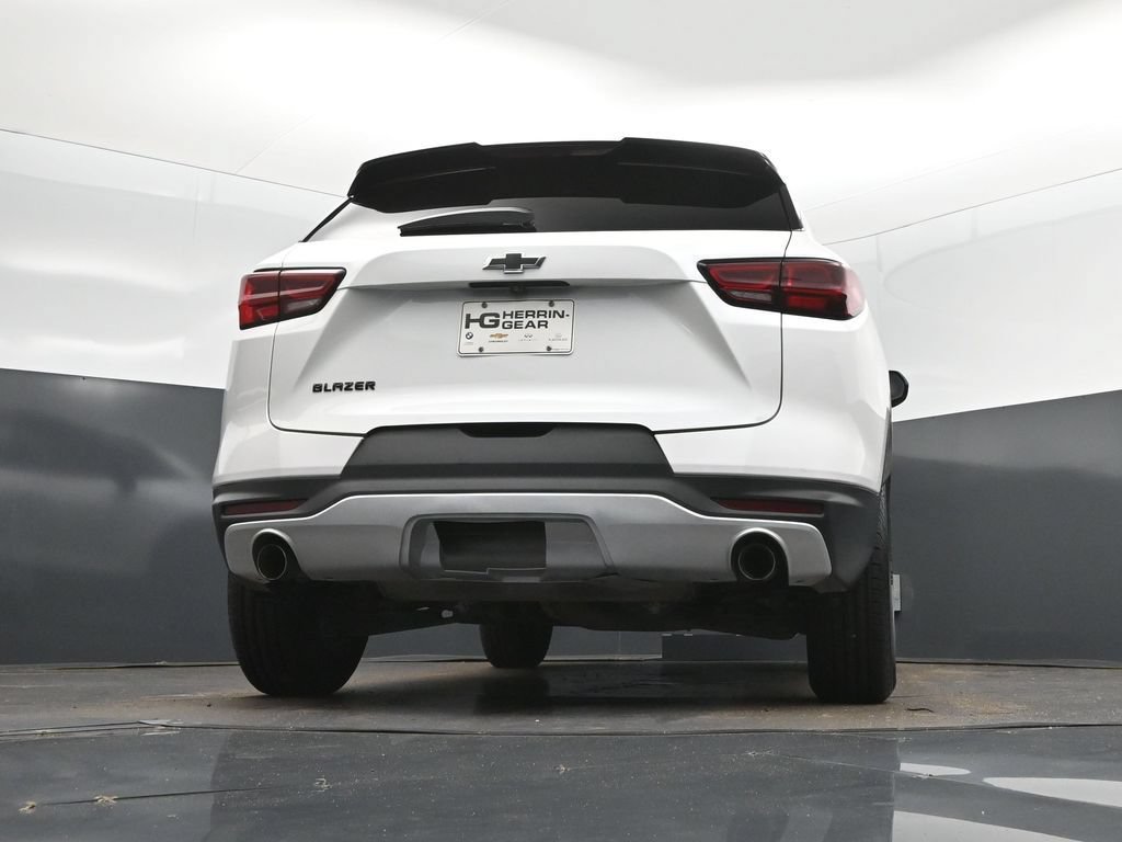 Used 2023 Chevrolet Blazer LT w/ Midnight/Sport Edition FWD image 41