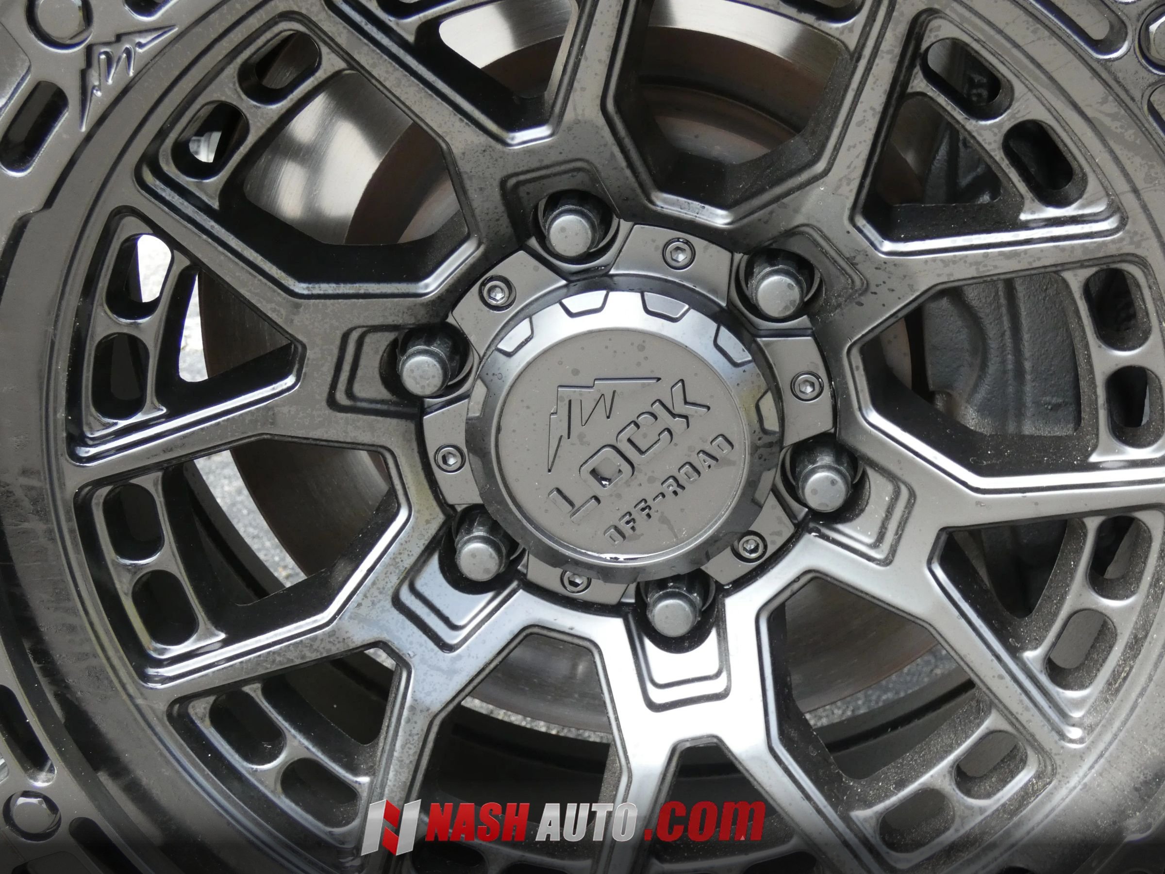 Used 2025 Toyota Tacoma TRD Sport AWD/4WD image 25