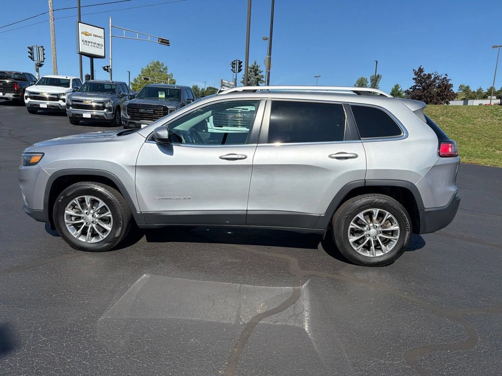 Used 2019 Jeep Cherokee Latitude Plus w/ Cold Weather Group AWD/4WD image 7
