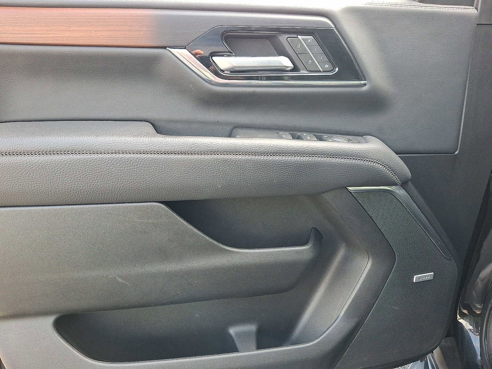 Used 2025 GMC Yukon Denali image 13