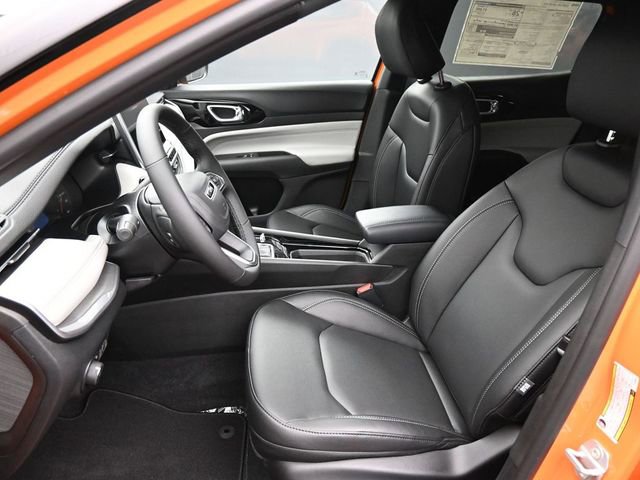 New 2026 Jeep Compass Limited w/ Mopar Graphics Package AWD/4WD image 13