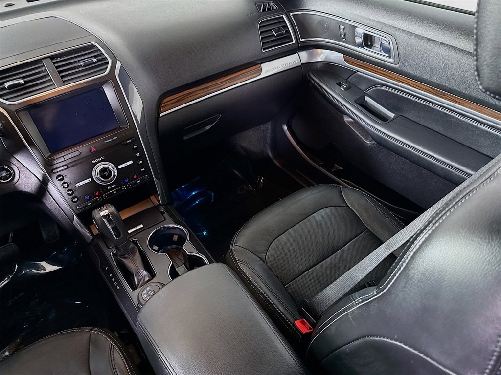 Used 2019 Ford Explorer Limited w/ Class III Trailer Tow Package image 26