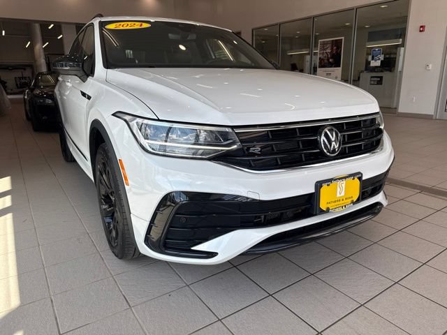 Used 2024 Volkswagen Tiguan SE R-Line