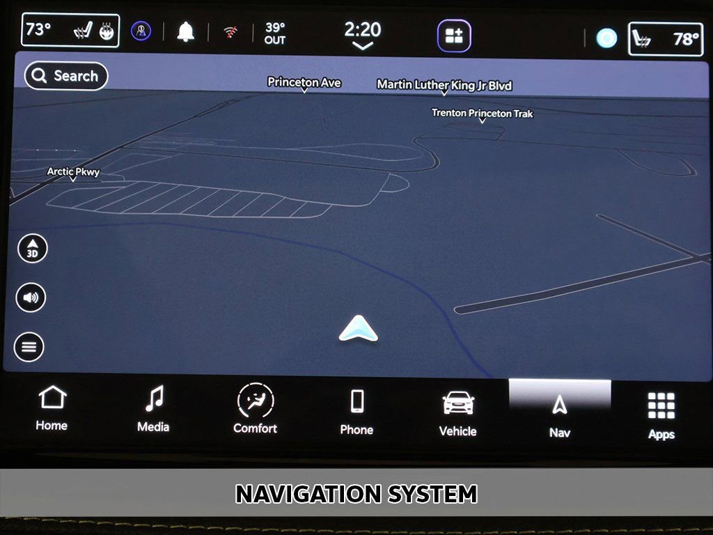 Used 2023 Chrysler Pacifica Limited w/ Uconnect Theater Family Group image 3