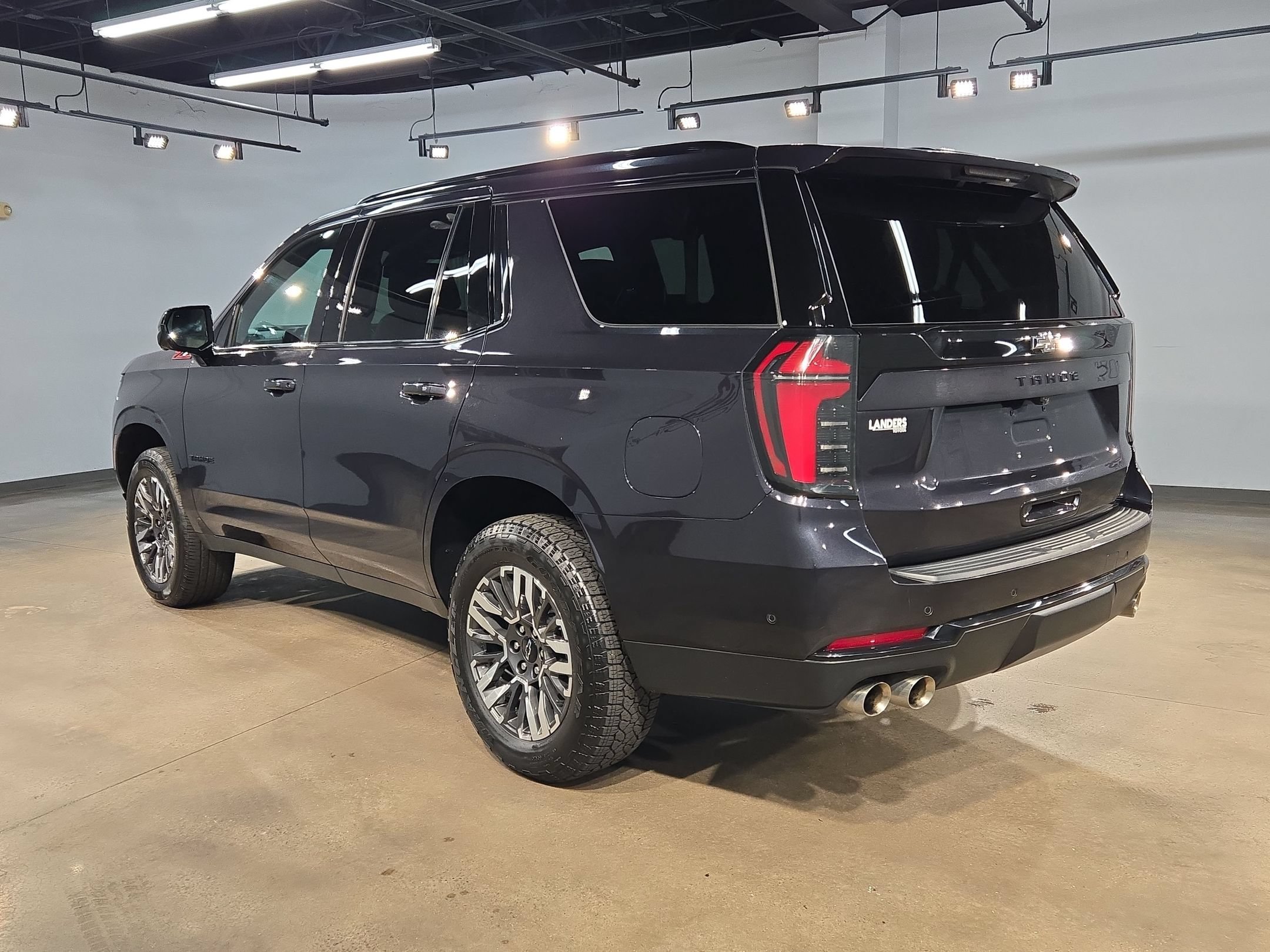 Used 2025 Chevrolet Tahoe Z71 AWD/4WD image 4