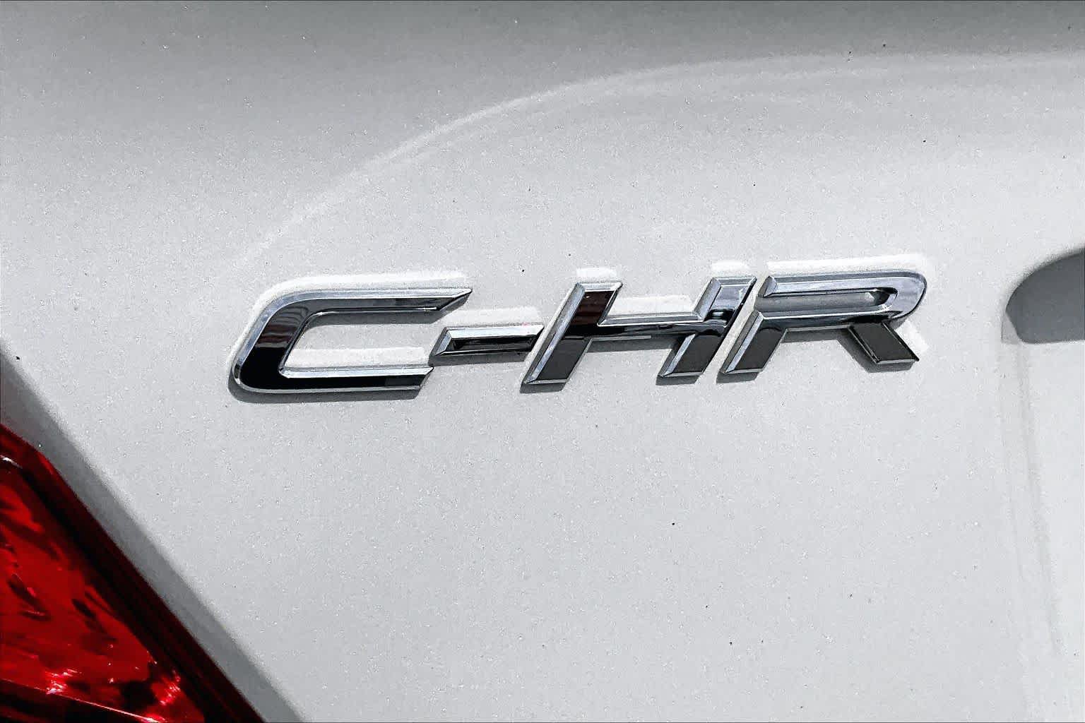 Used 2019 Toyota C-HR XLE FWD image 30