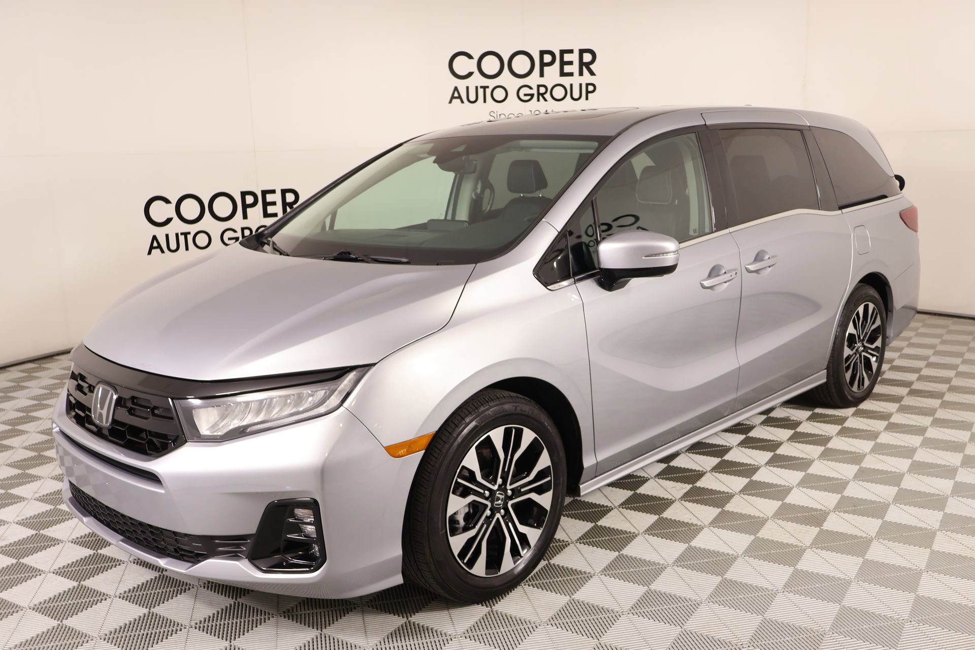 Used 2025 Honda Odyssey Elite image 9