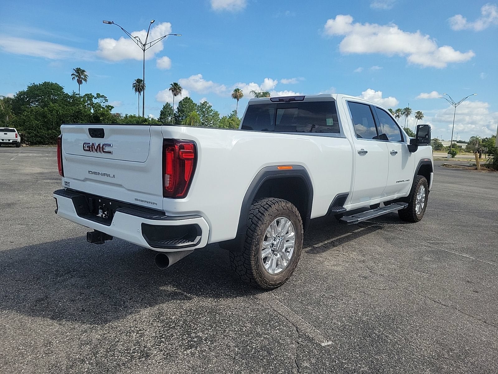 Used 2021 GMC Sierra 3500 Denali w/ Denali Ultimate Package AWD/4WD image 5